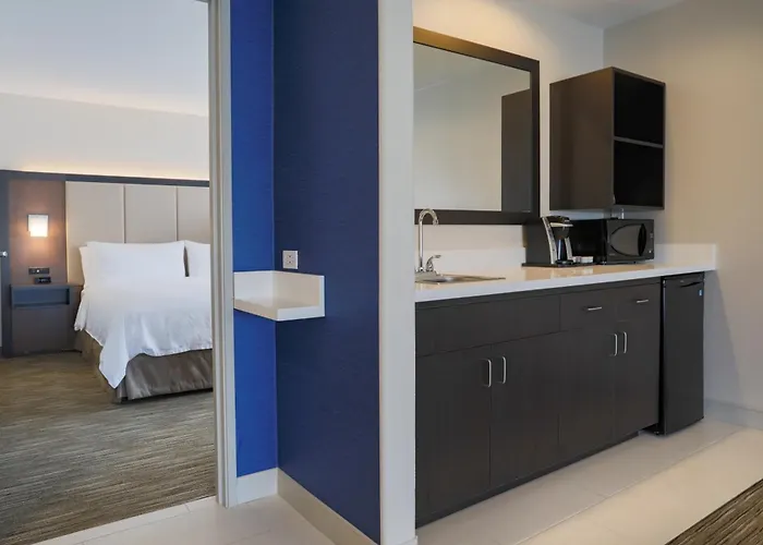 Express By Ihg Hotel 3*