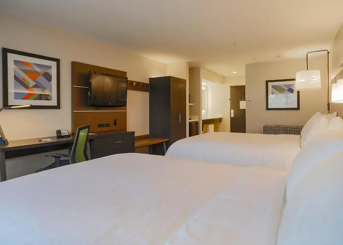 Express By Ihg Hotel 3*