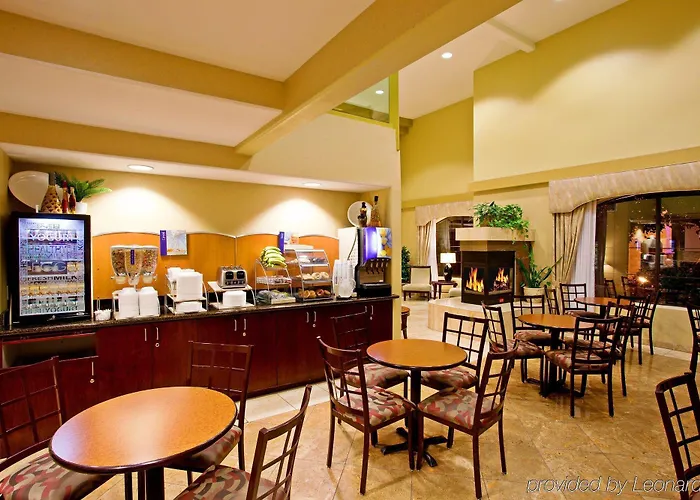 Express By Ihg Hotel 3*
