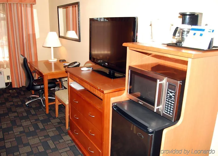Express By Ihg Hotel 3*