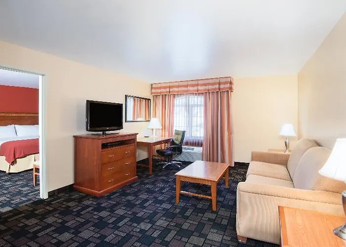 Express By Ihg Hotel 3*